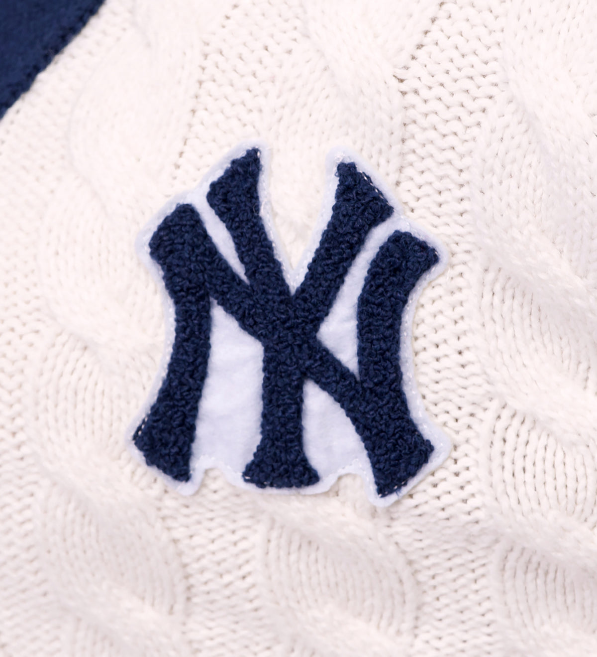 SHYLA COLOR BLOCK CABLE KNIT CARDIGAN - New York Yankees